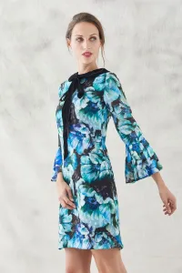 vestido corto evase estampado flores verdes azules moradas con