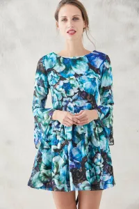 vestido corto vuelo estampado flores verdes azules moradas con