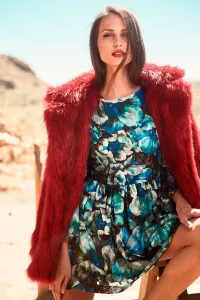 vestido corto vuelo estampado flores verdes azules moradas con