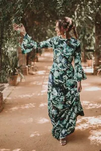 vestido lago estampado flores verdes azules moradas con volantes y