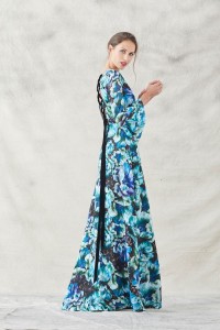 vestido lago estampado flores verdes azules moradas con volantes y