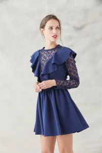 vestido corto de vuelo de neopreno en color azul con estrellas