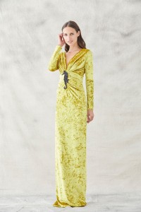 vestido largo drapeado cintura mostaza bordado caballito de mar