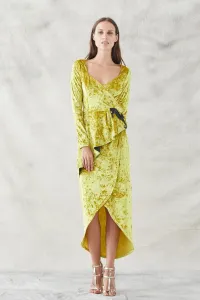 vestido midi mostaza cruzado con peplum manga larga bordado