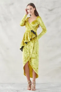 vestido midi mostaza cruzado con peplum manga larga bordado