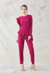 conjunto frambuesa de blusa asimetrica con volante y pantalon