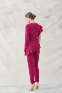 conjunto frambuesa de blusa asimetrica con volante y pantalon