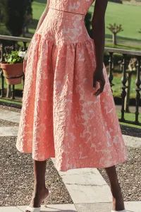 Falda brocada coral con canesú y vuelo para invitada boda