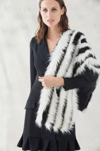 vestido corto esmoquin negro manga larga con seis botones dorados