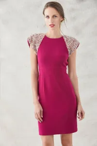 Vestido corto recto frambuesa manga raglanlentejuelas hombros