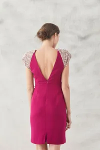 Vestido corto recto frambuesa manga raglanlentejuelas hombros