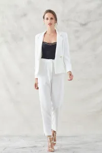 traje chaqueta pantalon crepe rizado blanco con bordados de