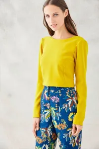 Top crop mostaza&nbsp;con escote espalda y lazada