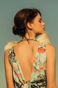Collar de Cordon con Piedras de Colores y Plumas Beige Claro