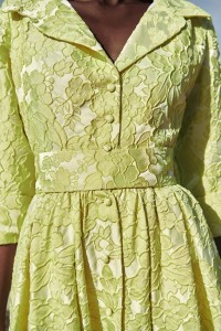 Vestido largo camisero en tejido brocado lima para invitada a