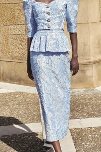 Falda brocada flores azul claro con peplum para invitada