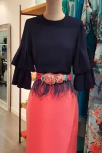 Blusa Blanca Crepe Manga Francesa Volantes Espalda Cerrada
