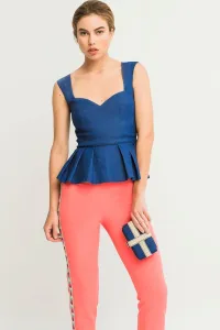 Pantalon pitillo coral con pasamaneria lateral