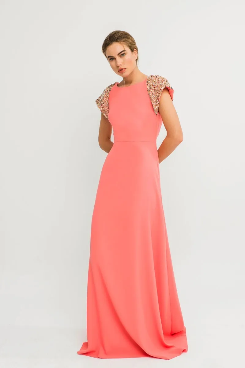 Vestido largo coral espalda abierta manga corta lentejuelas hombros