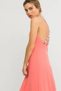 Vestido largo coral cuello halter pasamaneria piedras tirante