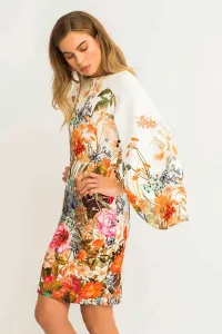 Vestido corto estampado blanco flores mangas capa ajustado cintura