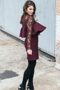 Vestido de fiesta corto piqué marsala granate volante y encaje
