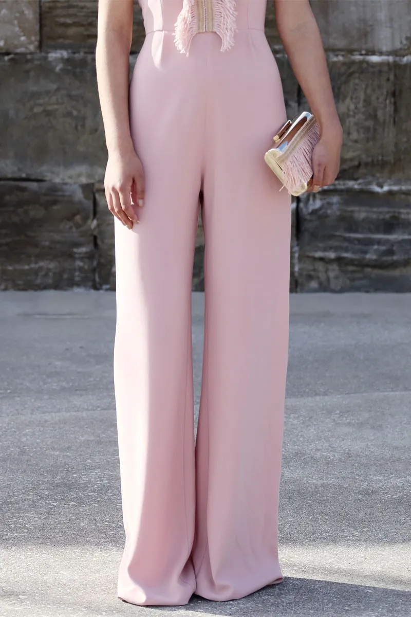 bolso de fiesta de laton dorado con flecos rosa cuarzo para