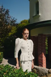 vestido brocado blanco con peplum manga abullonada de novia civil