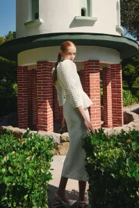 vestido brocado blanco con peplum manga abullonada de novia civil