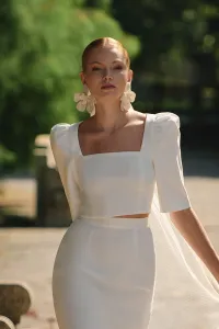 Top corto blanco para boda civil media manga