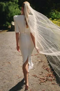 Top corto blanco para boda civil media manga
