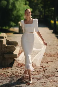 Top corto blanco para boda civil media manga