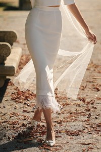Falda midi blanca de plumas Corolla