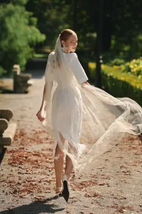Falda midi blanca de plumas Corolla