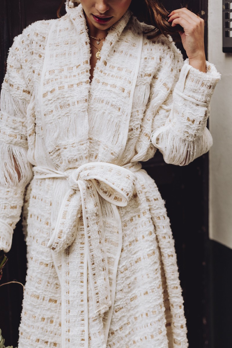 vestido- abrigo de chanel en blanco roto y dorado con flecos para novia civil, boda intima, madre de bautizo, comunion, shop online