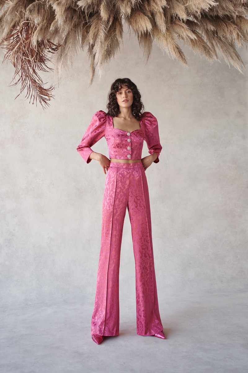 Conjunto de pantalon palazzo top corto con botones joya en rosa