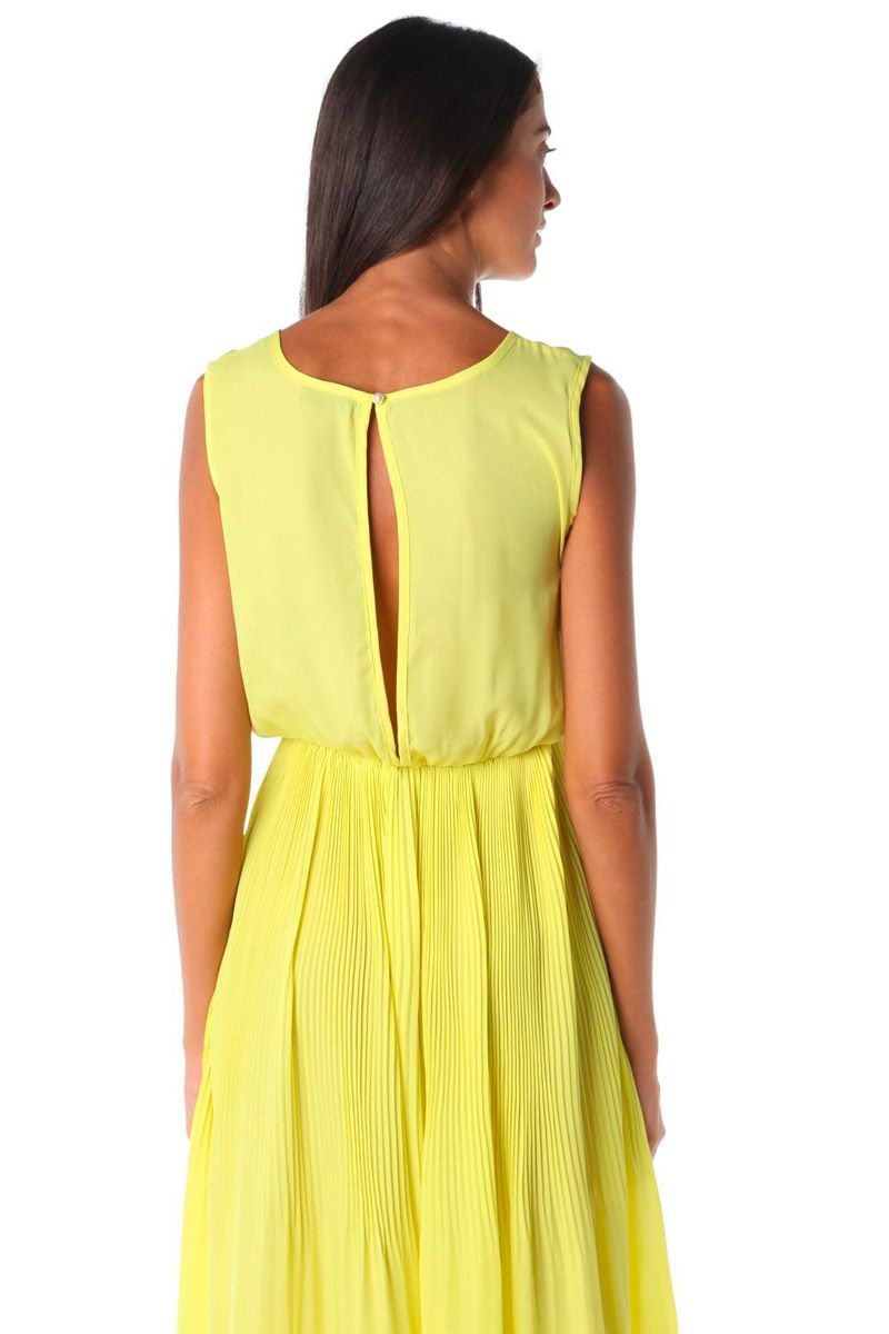 comprar vestido amarillo midi con falda plisada de q2 en apparentia