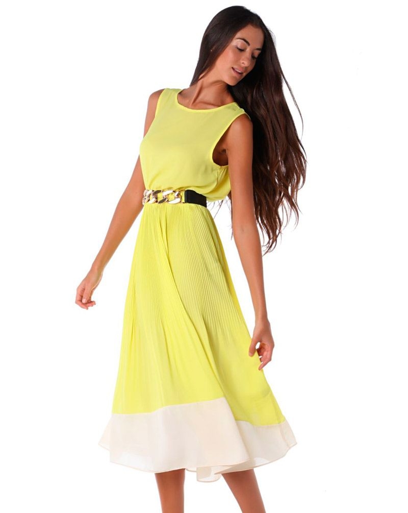 vestido midi con falda plisada en color amarillo de q2 en apparentia