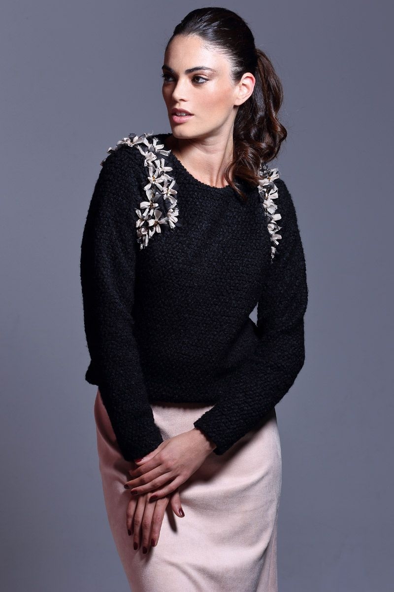 Millas Asser Transparentemente comprar online jersey negro de baguilla de lana con lazos y adorno