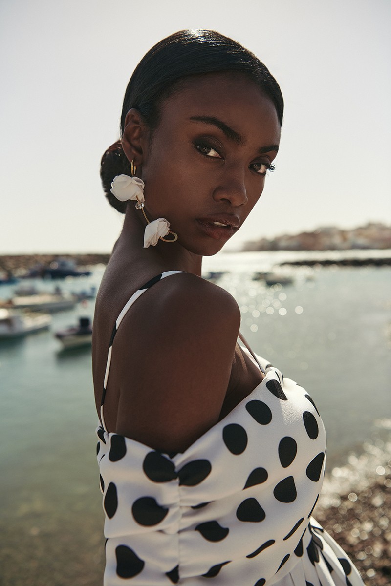 comprar Vestido de fiesta midi con escote bardot drapeado con lunares blanco y negro,  falda evasé para invitadas boda primavera/verano, mama de comunion, bautizo