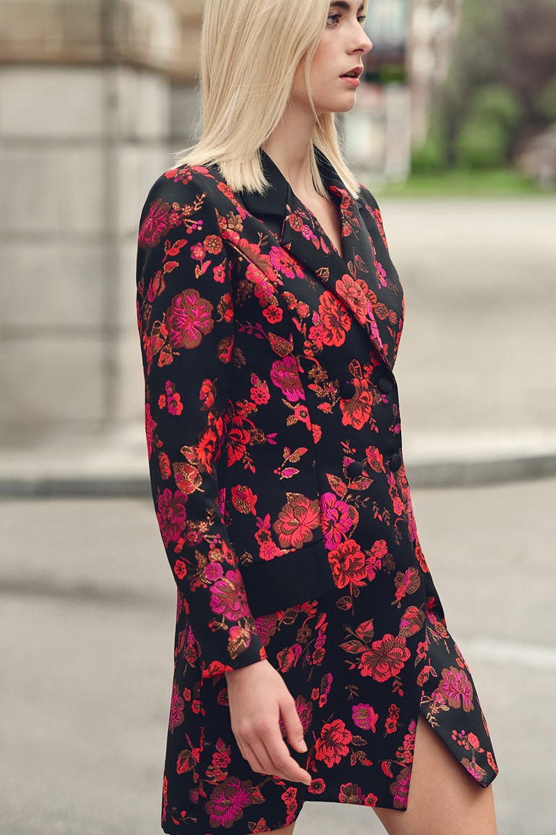 vestido esmoquin estampado jacquard negro estampado flores para invitada a boda, evento, comunion, shoponline