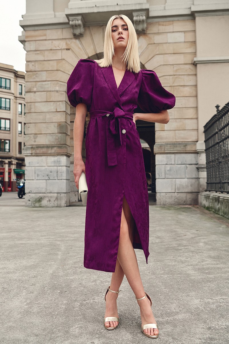 Vestido con mangas abullonadas morado tornasolado con cuello y solapa , botones forrados  y cinturon para invitadas boda, evento, fiesta, coctel, otoño fiesta navidad 