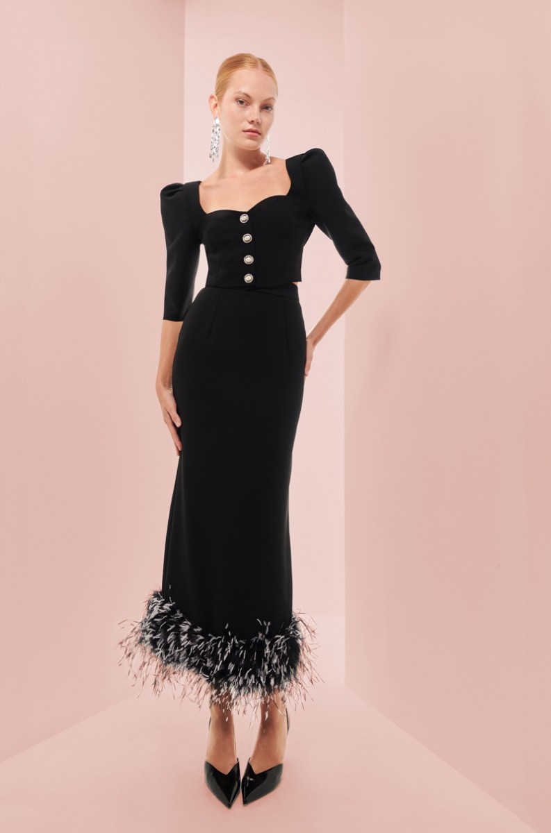 Conjunto de falda y top corto negro con manga francesa, escote corazon y botones joya para invitada boda invierno, evento, comunion, fiesta, navidad, shoponline