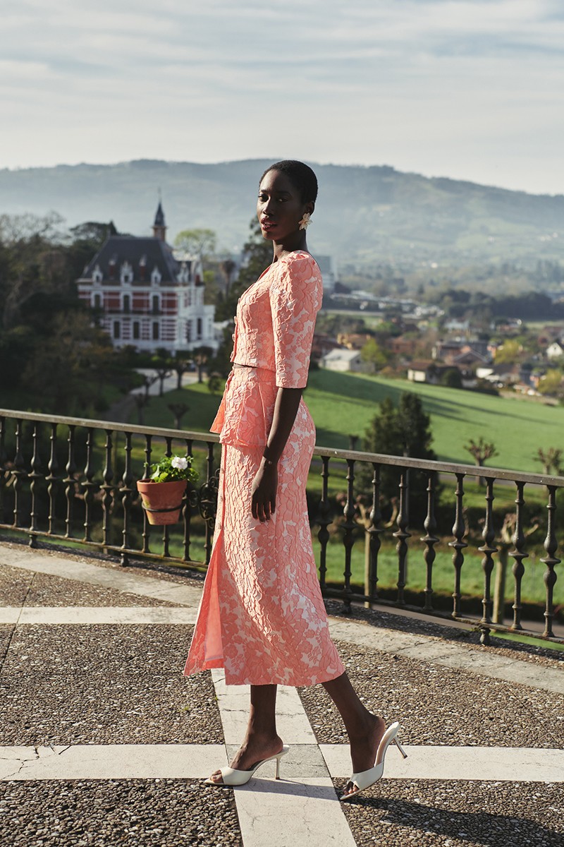 comprar conjunto Falda de fiesta en jacquard brocado coral con peplum para invitadas a boda de dia, bautizo, mamá de comunion, graduacion