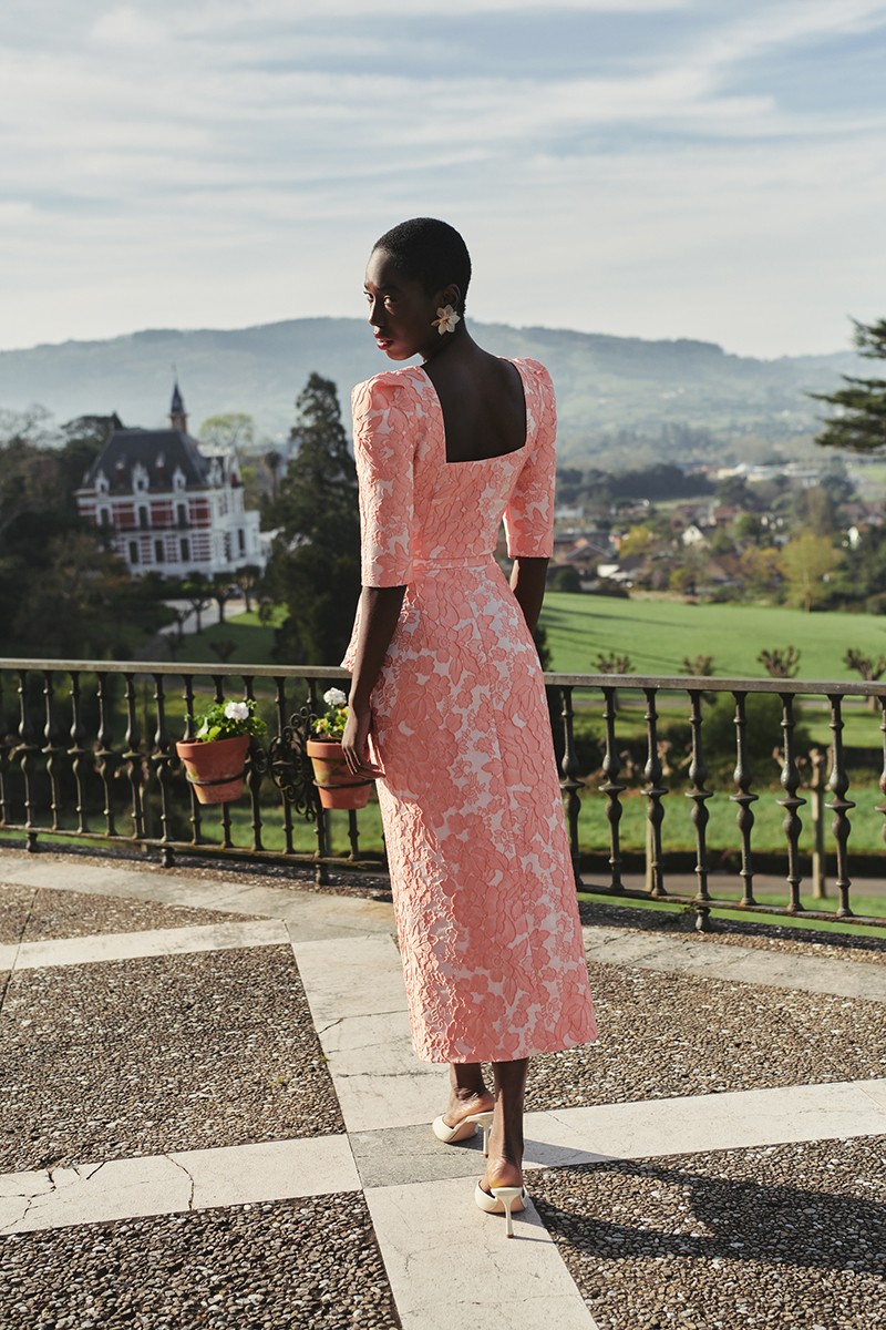 comprar online Falda de fiesta en jacquard brocado coral con peplum para invitadas a boda de dia, bautizo, mamá de comunion, graduacion