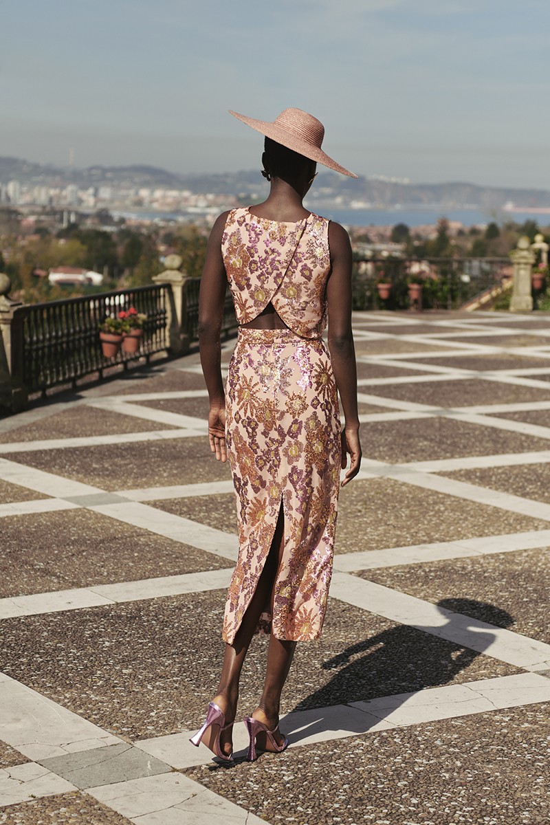 top de fiesta con gasa lentejuelas geometricas en tonos melocoton, dorado y morado, con espalda cruzada para invitadas a boda de dia, noche, bautizo, comunion, graduacion, navidad, shoponline, apparentia, confirmacion, boda