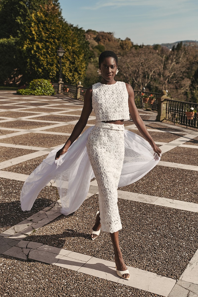 top cruzado en la espalda en tul bordado con organza en relieve blanco para novia, segundo vestido, fiesta, evento, gala, mama de comunion, bautizo