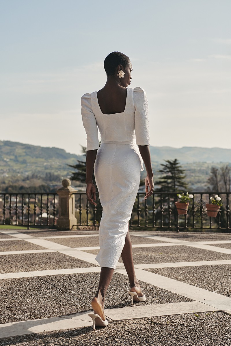 conjunto de top corto en jacquard brocado flores blanco joya con escote corazon para mama de comunion, bautizo para novia civil o boda informal