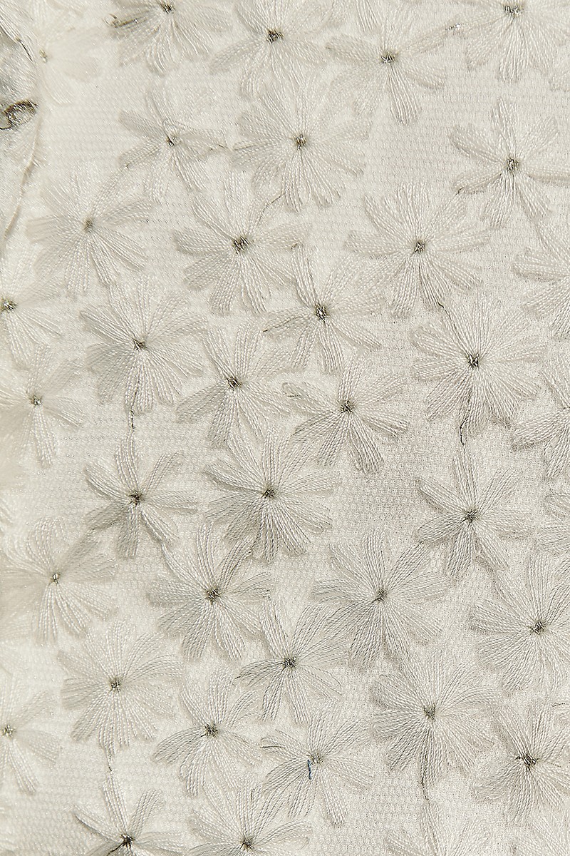 comprar online tejido tul bordado de flores blanco con escote corazon para mama de comunion, bautizo para novia civil o boda informal