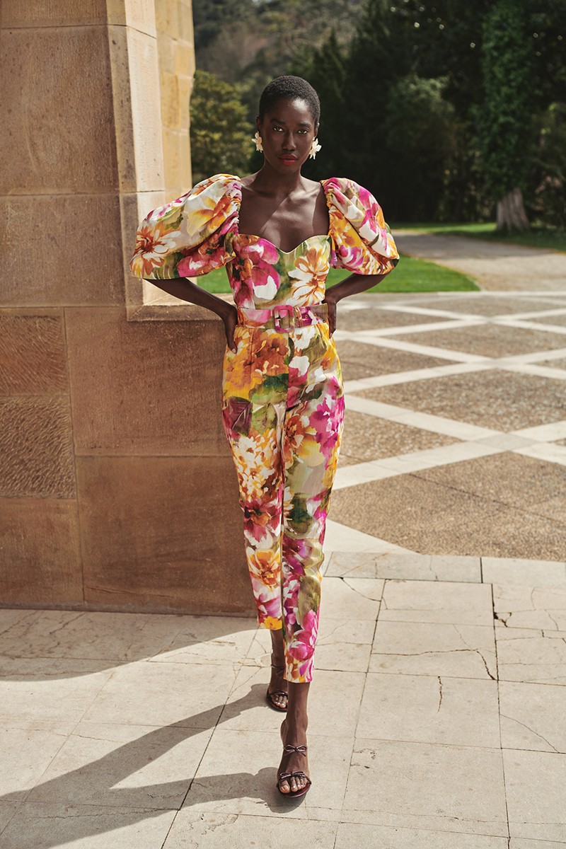 Mono de fiesta estampado de flores elastico con manga abullonada, pantalon pitillo para invitadas boda primavera verano compra online shop online evento apparentia